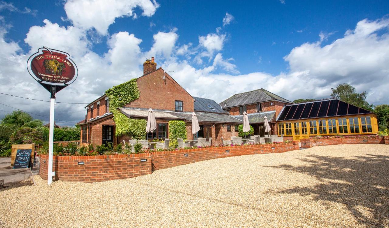 The Three Lions Hotell Fordingbridge Exteriör bild