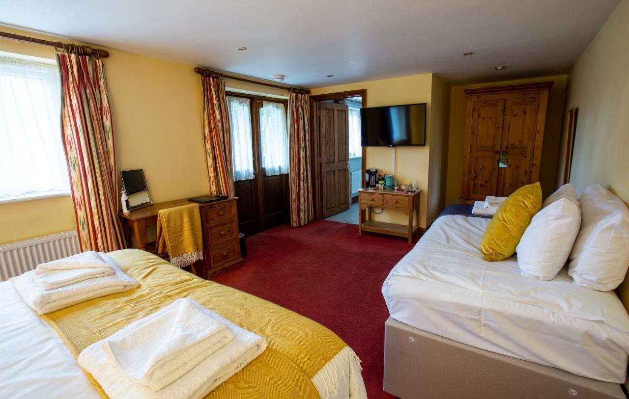 The Three Lions Hotell Fordingbridge Exteriör bild
